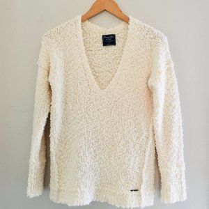 Abercrombie & Fitch Cream Fluffy V- Neck Sweater Size Small